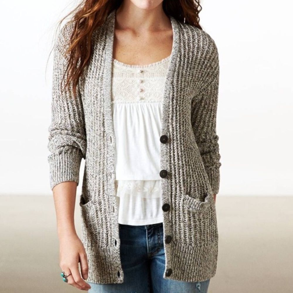 ✨HP✨American Eagle Ribbed Black Button Down Cardigan✨
